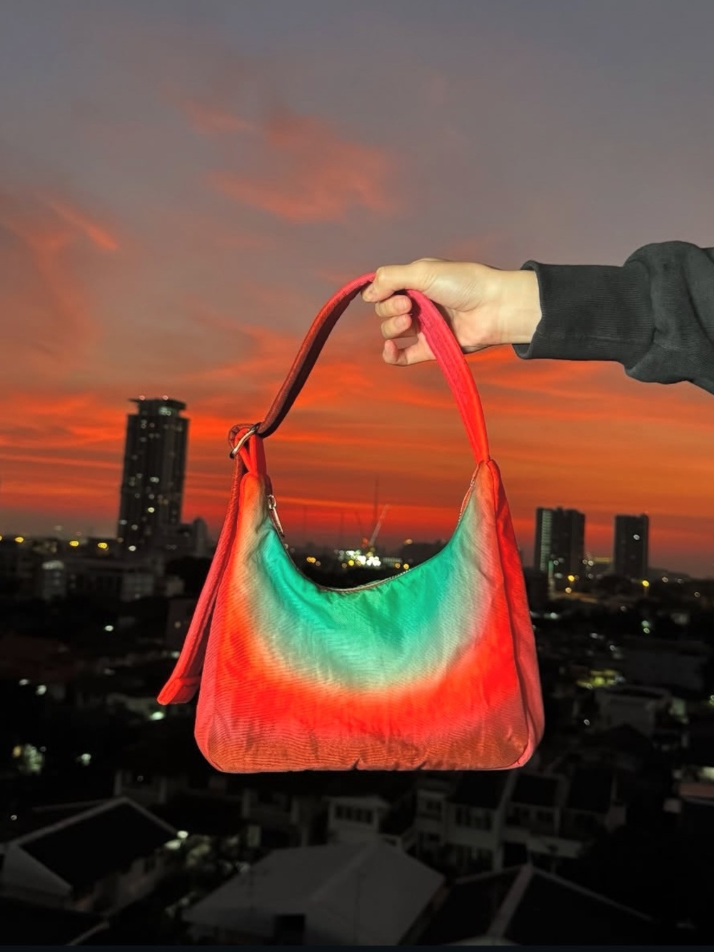 BAGGU Gradient Red-Green Shoulder Bag

Julia Heuer